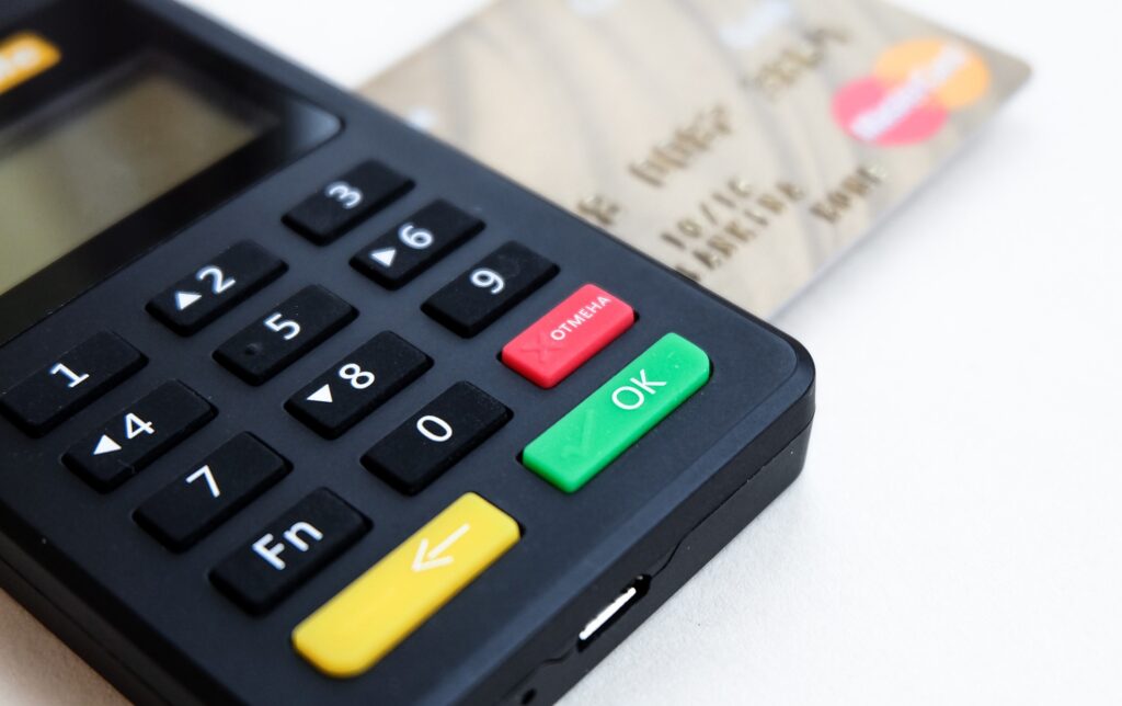 연말정산 환급 늘리는 공제항목 직장인이 놓치는 것들 2 credit-card-check-card-compare.jpg